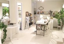 La délicatesse au bout du pinceau